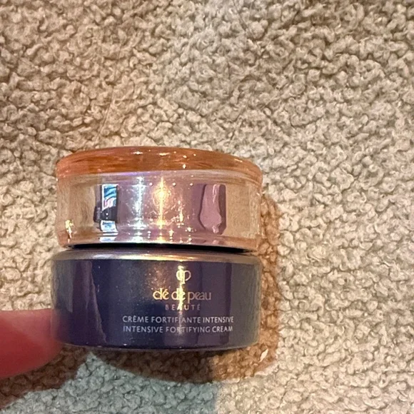 Clé de Peau Beauté Intensive Fortifying Cream - 12ml - new! - Picture 1 of 2
